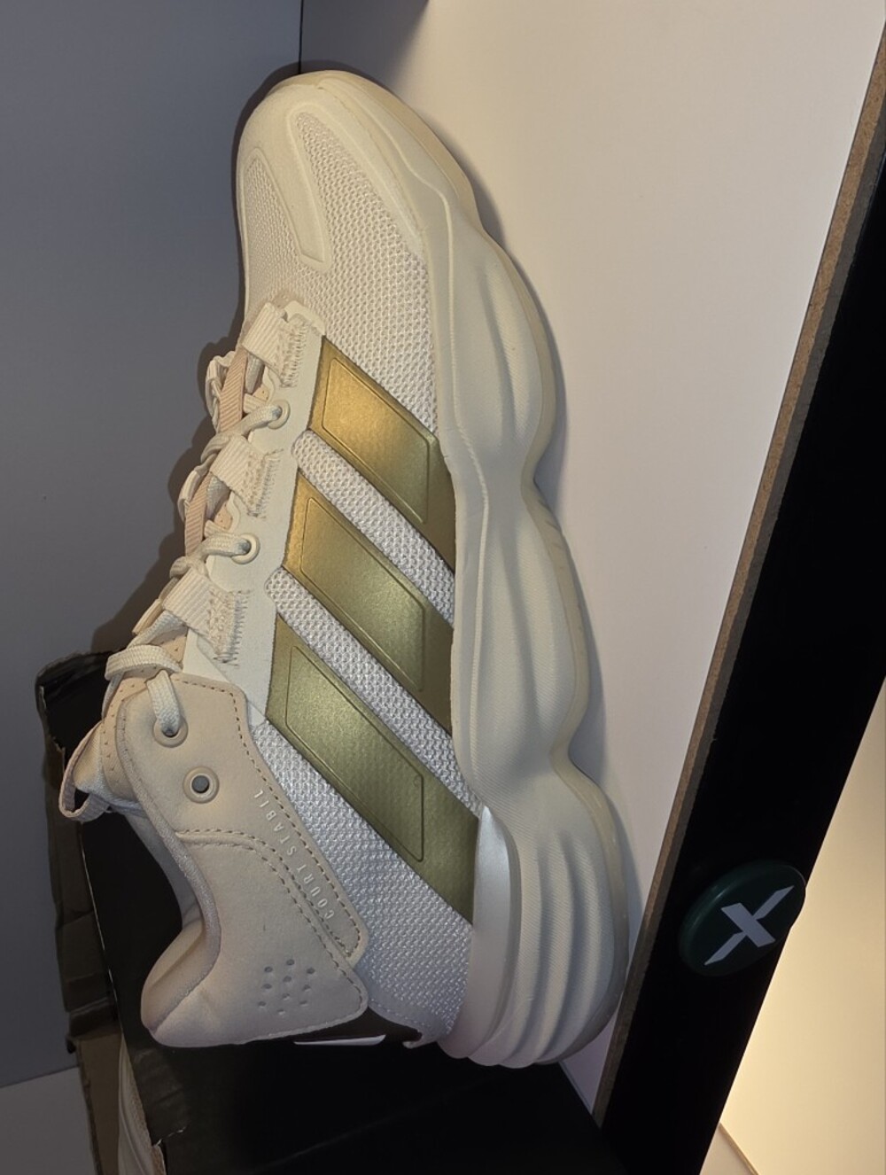 adidas Courtstabil W 9.5W